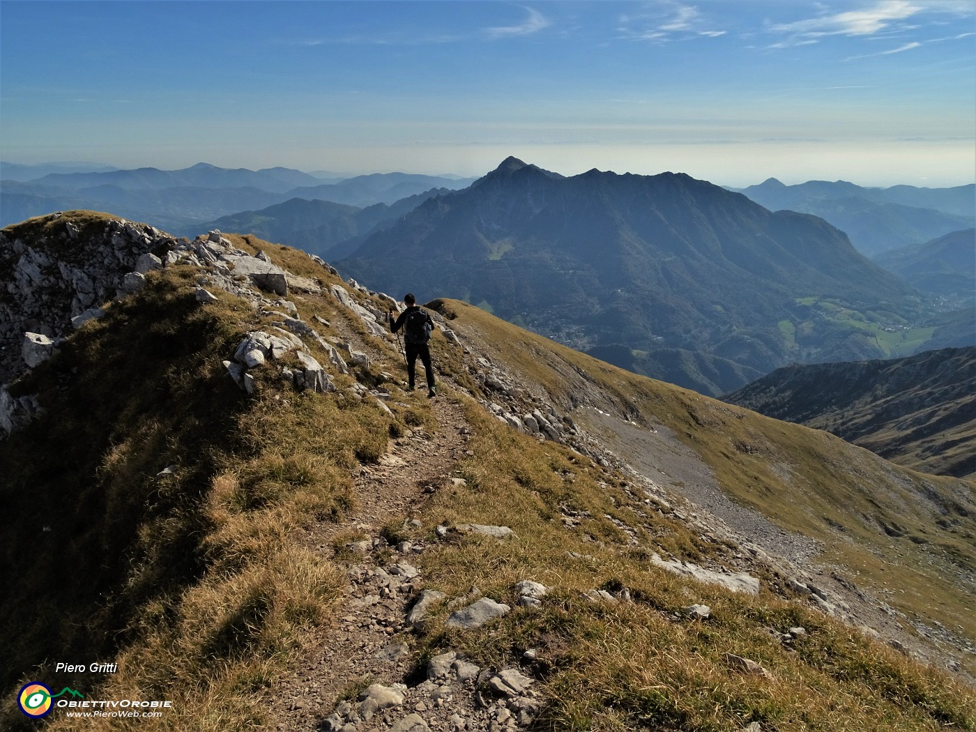 61 Scendiamo in cresta con vista in Alben.JPG
